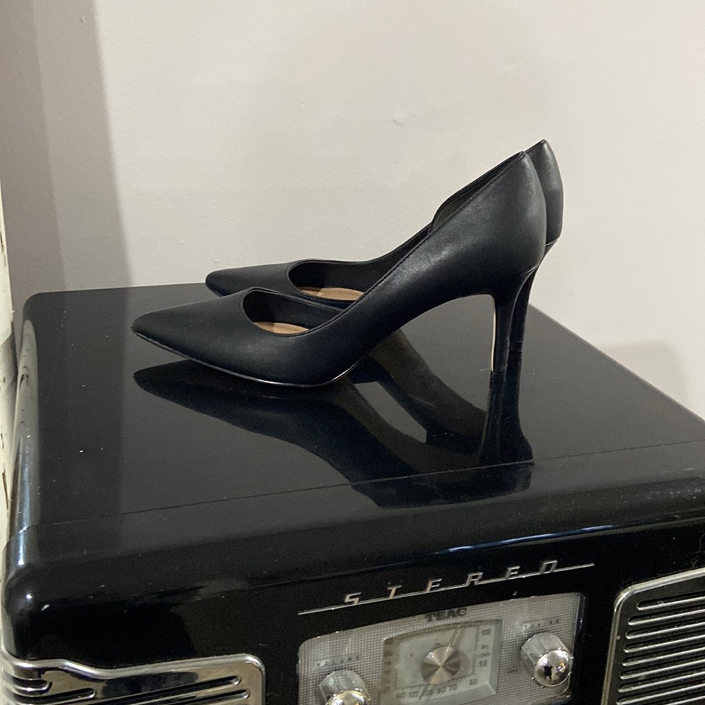 2for $20: Black heels 🖤
